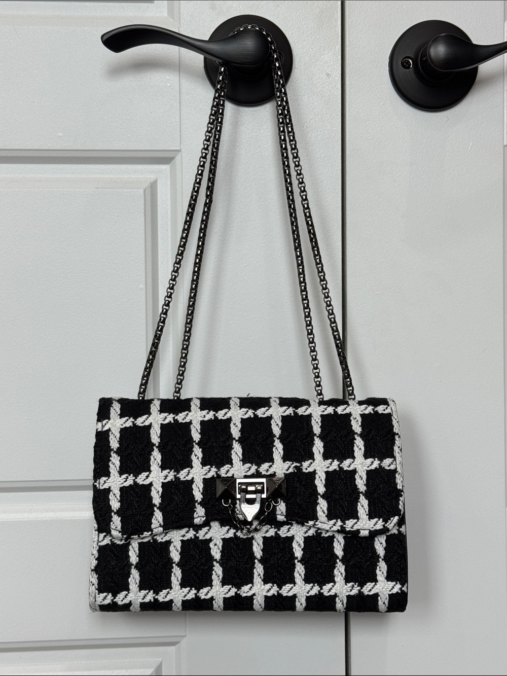 NEW Black & White Tweed & Gunmetal Chain Strap Purse Handbag Crossbody